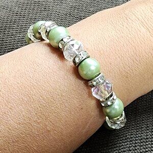 Amazon Green/Silver Beaded Stretch Bracelet